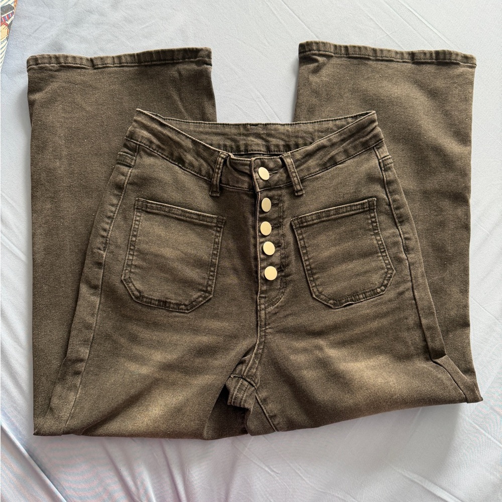 Distressed black/ dark gray jeans